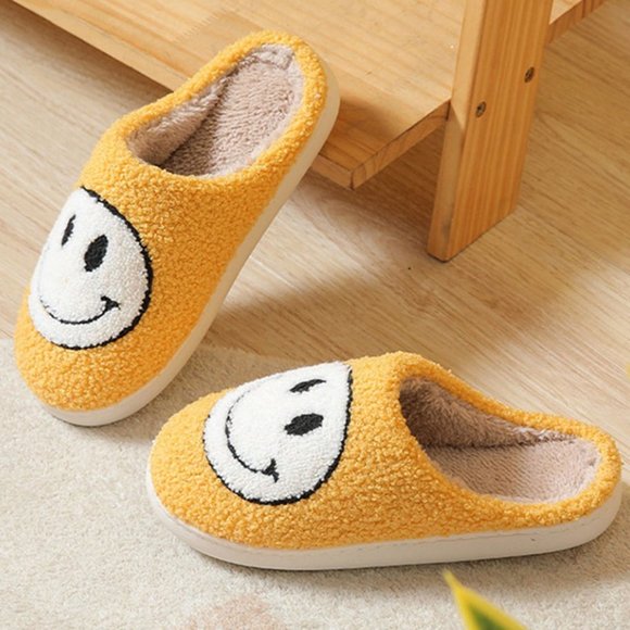 NEW Smile Smiley Happy Face CUTE Plush Soft Cozy Comfy Anti Skid Slip On Slipper - Picture 7 of 14